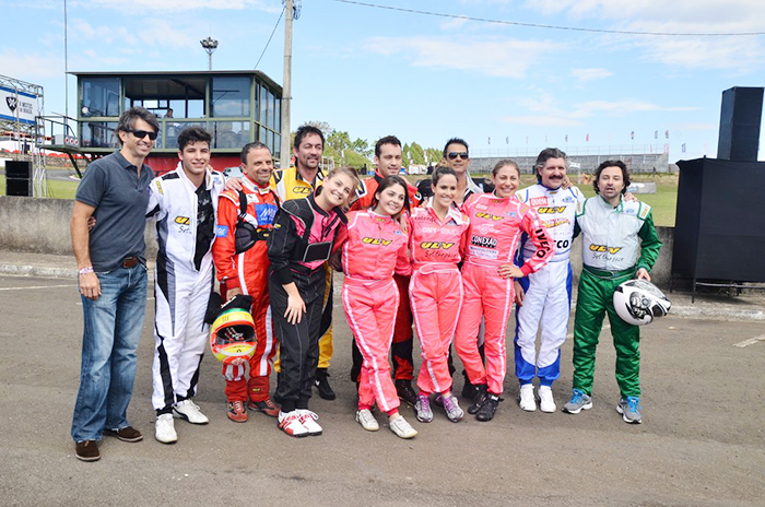 Fernanda Pontes e famosos participaram da ação de Kart Hot Wheels 