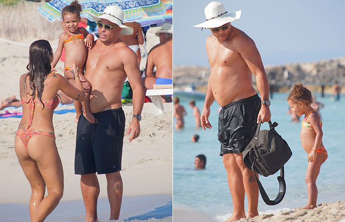 Ronaldo volta a ganhar peso e exibe barrigão em praia de Ibiza