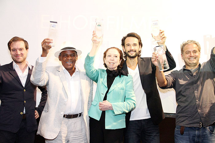 Atores e diretores recebem prêmio de cinema no Rio
