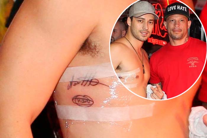Rodrigo Andrade tatuou a assinatura de seus pais nas costela
