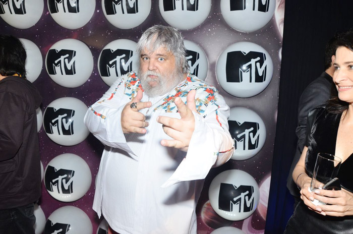 O crítico musical Carlos Miranda em festa de lançamento da nova fase da MTV