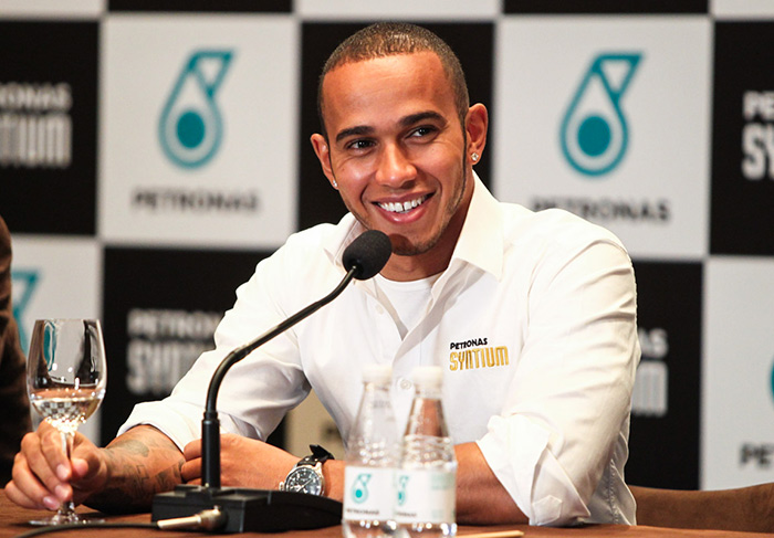 Lewis Hamilton participa de coletiva de imprensa, em São Paulo