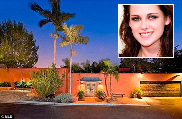 Os ídolos teen e sua incríveis mansões: Kristen Stewart criou uma casa perfeita para paparazzi. A mansão está localizado em Los Feliz, um bairro exclusivo de Los Angeles, bem perto de Hollywood Boulevard.  