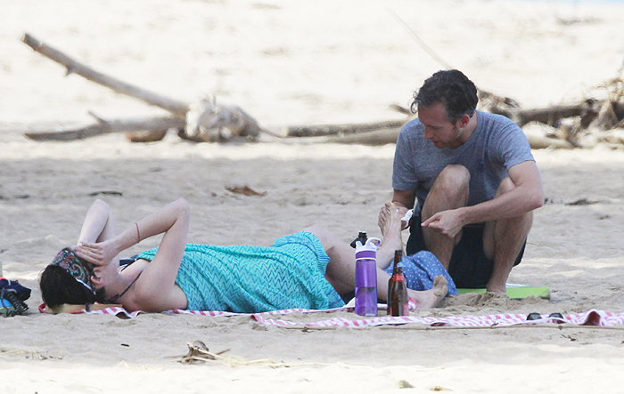 Anne Hathaway quase se afoga em praia e é socorrida pelo marido