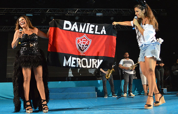 Ivete Sangalo e Daniela Mercury cantam juntas no pré-carnaval baiano