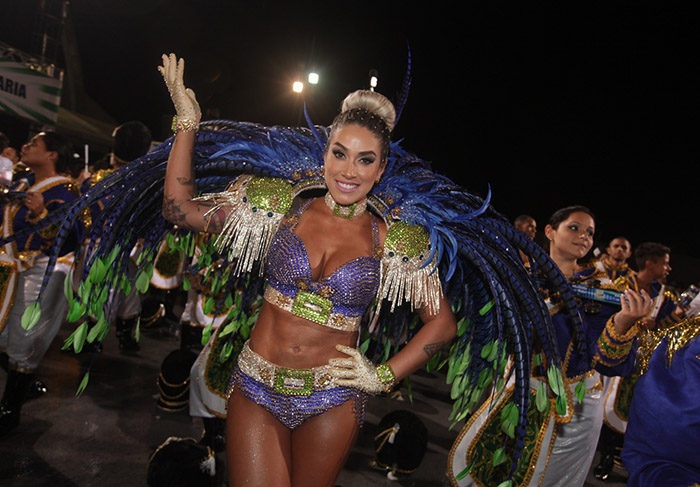 Dani Bolina brilha pela Unidos da Vila Maria no Desfile das Campeãs em São Paulo