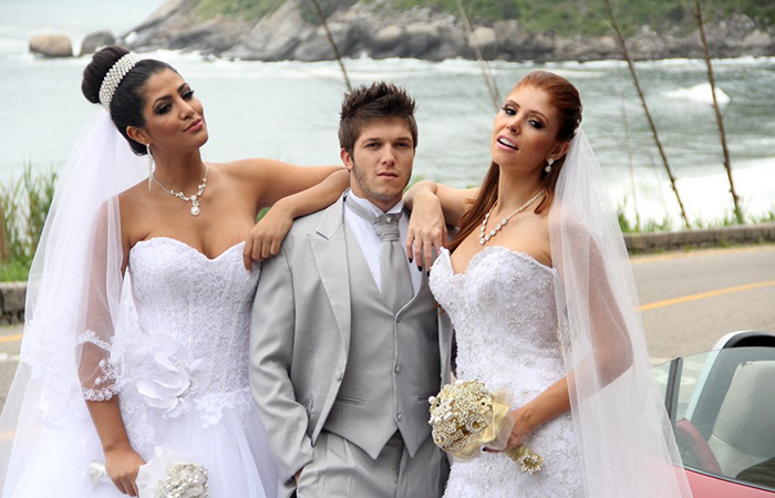 Amanda Gontijo, Mari Silvestre e Gabriel Mandergan posam para editorial de casamentos