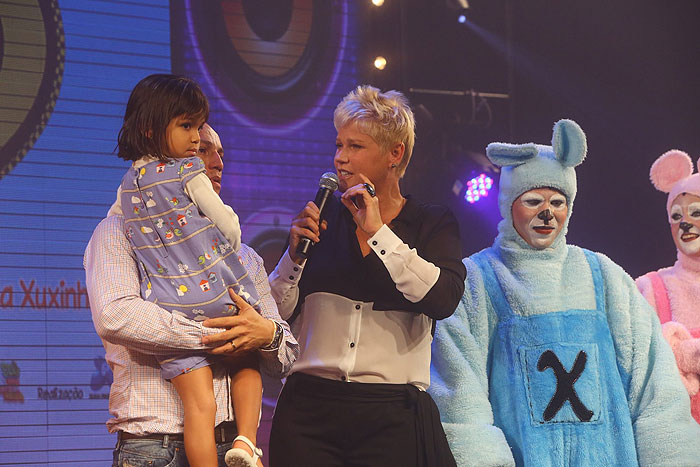 Xuxa prestigia estreia de musical de Txutxucão
