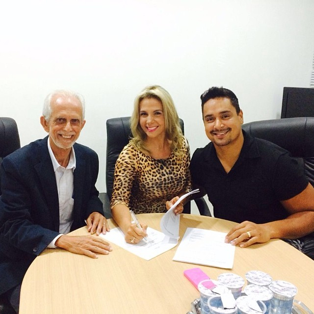  Carla Perez anuncia renovação de contrato com afiliada do SBT na Bahia