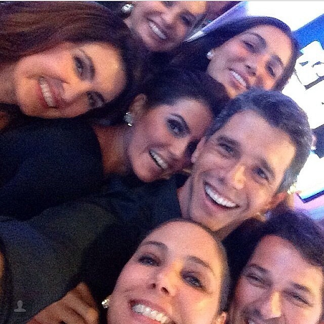 Deborah Secco comenta selfie do novo Fantástico com Marcio Garcia e outros famosos