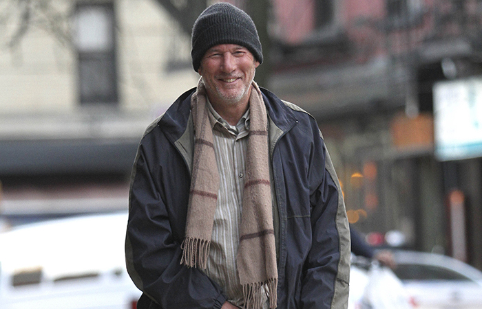 Richard Gere é pego fazendo xixi na rua em Nova York
