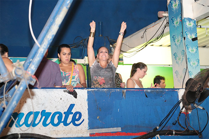 Susana Vieira mostra toda a sua alegria em festa no Rio