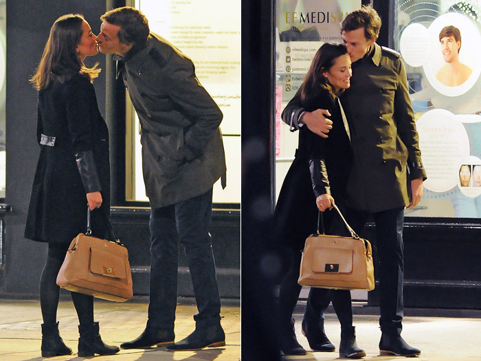 Pippa Middleton beija o noivo durante passeio romântico por Londres