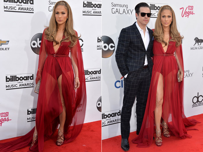 Jennifer Lopez chama a atenção com vestido ousado em premiação