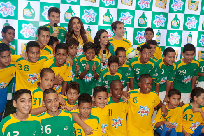 A Central Única das Favelas (CUFA) reuniu dois times de futebol para o evento com os famosos