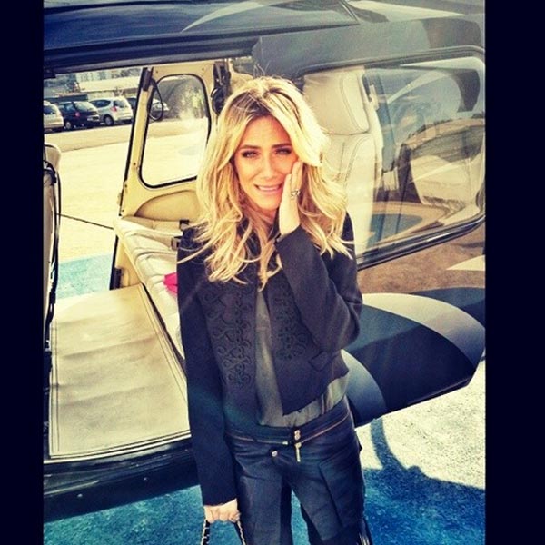 Giovanna Ewbank passeia de helicóptero com o maridão, Bruno Gagliasso