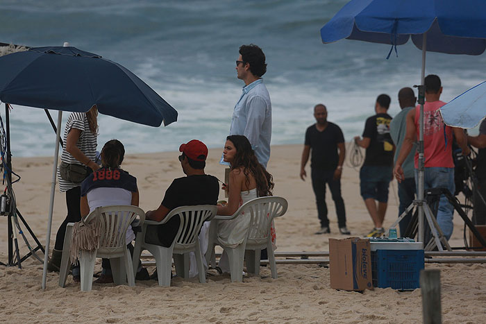 Com Gabriel Braga Nunes, Bruna Marquezine grava cenas finais de Em Família, no Rio 
