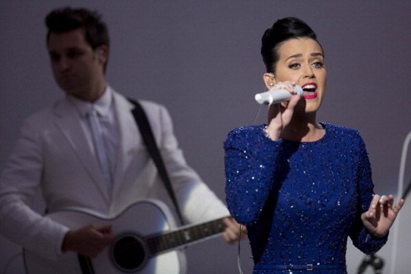 Katy Perry é elogiada por Barack Obama durante jantar na Casa Branca