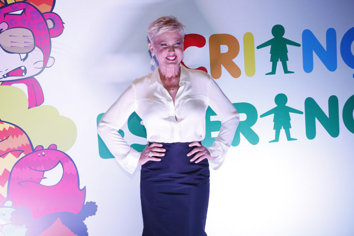 Xuxa chega sorrindo ao Criança Esperança 2014 