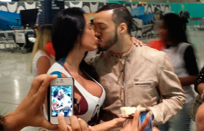 Gracyanne Barbosa ganha beijo do Belo e festa surpresa antes de partir para Las Vegas
