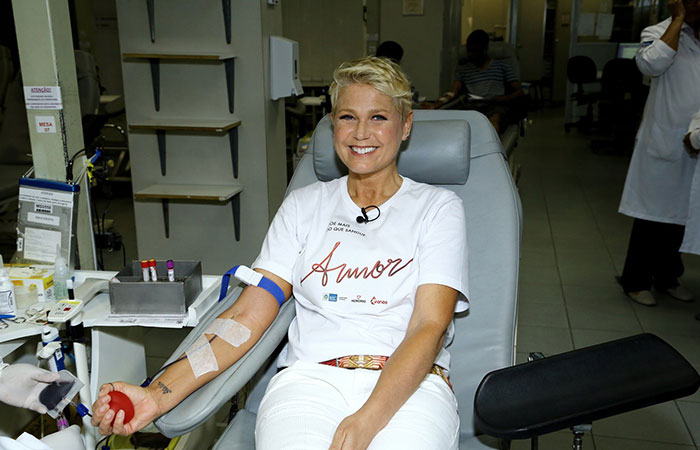  Xuxa faz doação de sangue no Rio de Janeiro