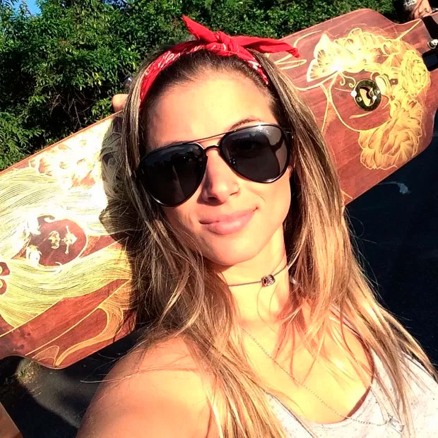 ARA- Angela Sousa publica selfie e recebe elogios 