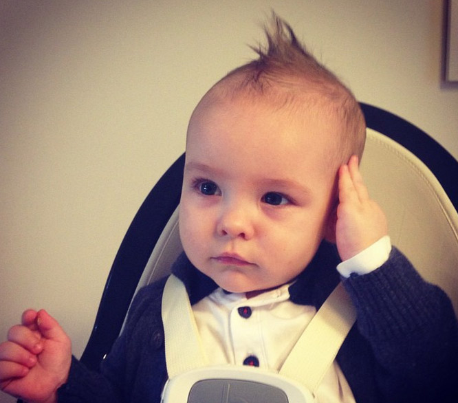 Ana Hickmann mostra o filho com penteado moicano no Instagram