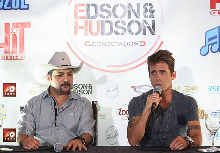 Após deixar reabilitação, Hudson se reúne com Edson para anunciar nova turnê