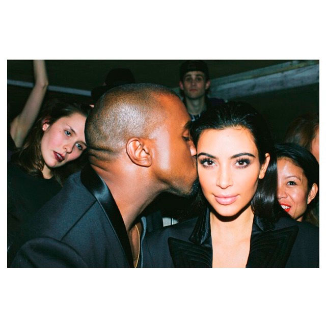  Kim Kardashian se derrete por Kanye West nas redes sociais