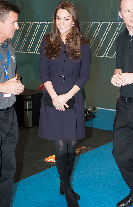 Kate Middleton visita instituição que ajuda jovens atletas 