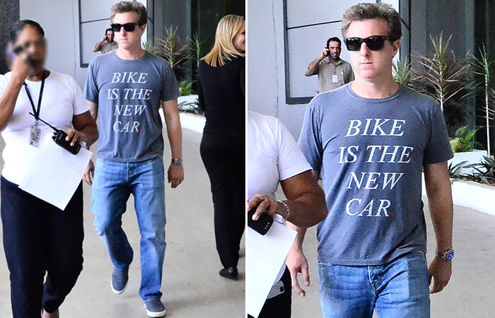  Luciano Huck manda recado em camiseta: ‘Bicicleta é o novo carro!’