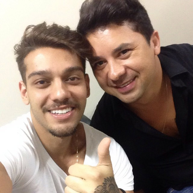 Lucas Lucco e Gabriel, da dupla com <b>Hugo Pena</b>, posam para selfie - 249125