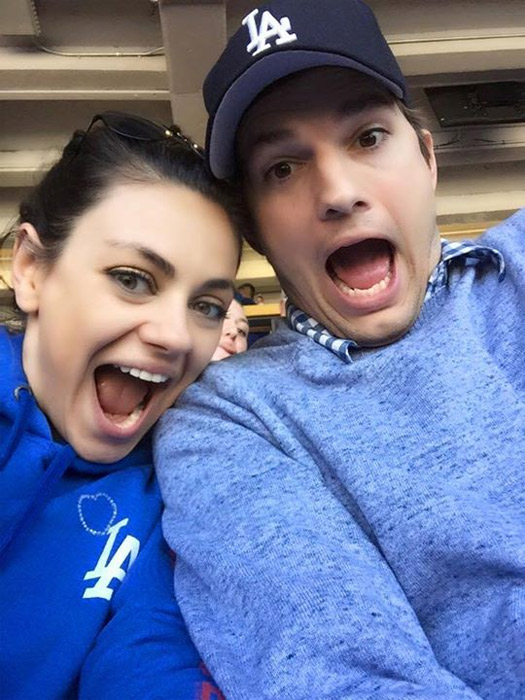 Ashton Kutcher e Mila Kunis mostram lado descontraído em selfie