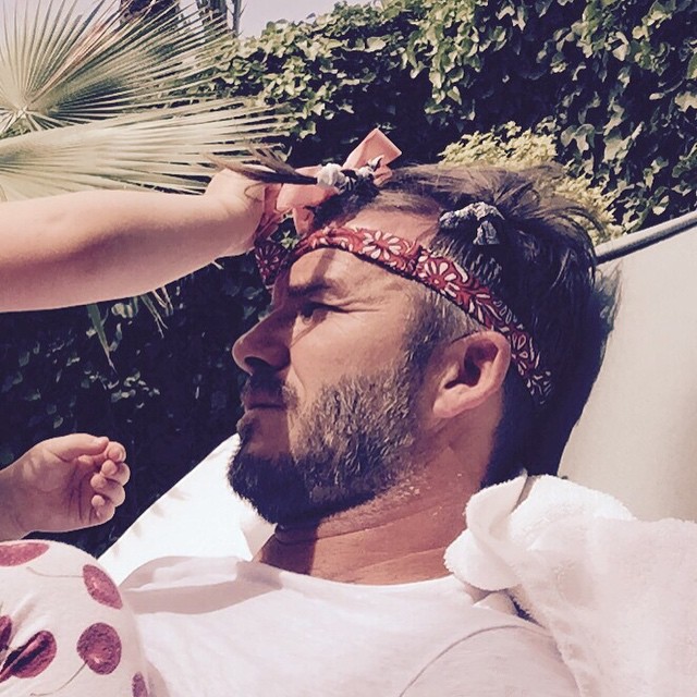 David Beckham mostra ‘penteado’ feito pela filha em dia de folga
