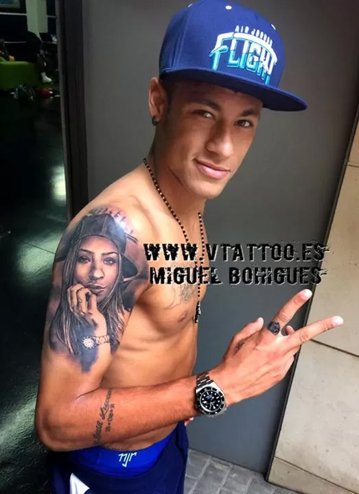 Neymar homenageia a irmã com tatuagem no braço