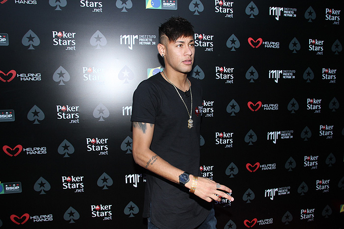 Neymar chega para torneio de pocker em São Paulo