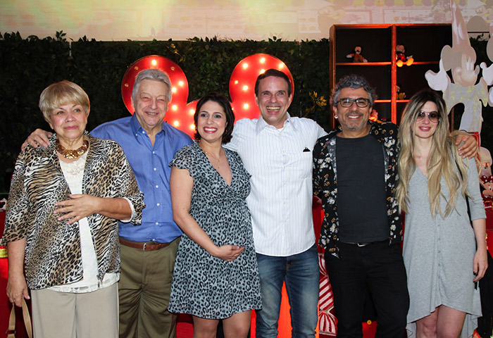 Fulvio Stefanini e sua esposa, Valeska Braga, Dudu Braga, o jornalista José Luiz e sua namorada Rafaella Rondelli