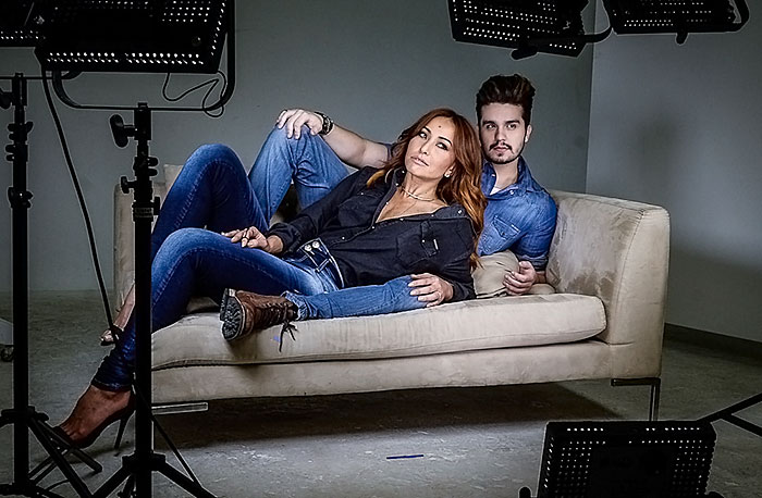 Sabrina Sato e Luan Santana esbanjam beleza em nova campanha
