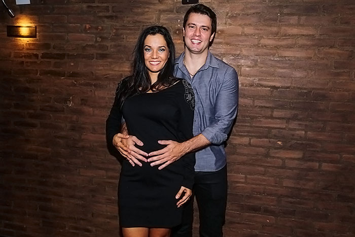 Mônica Carvalho anuncia que está grávida