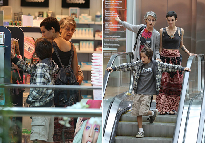 Cássia Kis faz compras em farmácia com os filhos