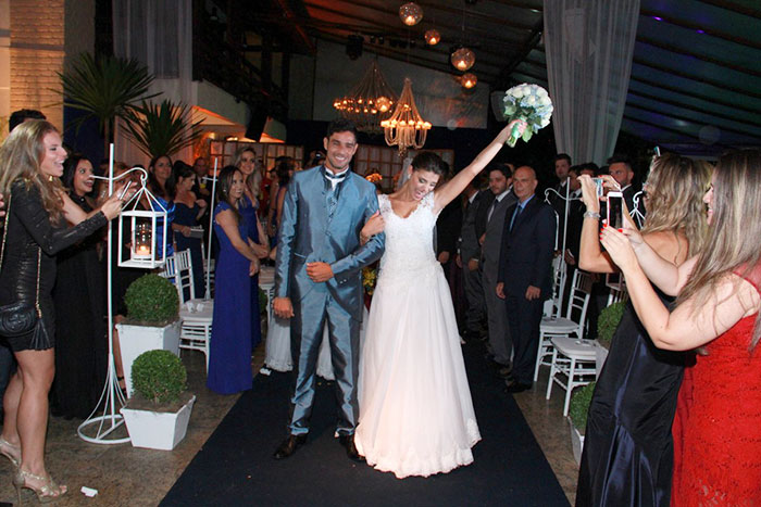 Ex-BBBs Franciele Almeida e Diego Grossi se casam no Rio