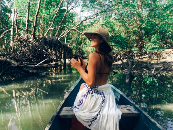 Bruna Marquezine posa em Alagoas: 'Tranquila'