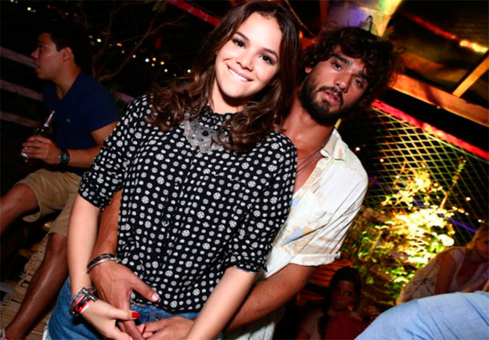 Bruna Marquezine e o modelo Marlon Teixeira chegaram a iniciar um relacionamento no final de 2014, mas a relação não engatou por causa da distância já que ele mora em Nova York e ela mora no Rio de Janeiro
