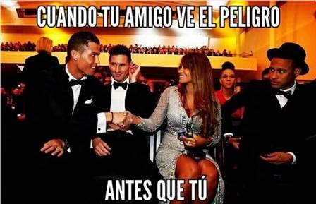 Cristiano Ronaldo cumprimenta esposa de Messi e vira meme