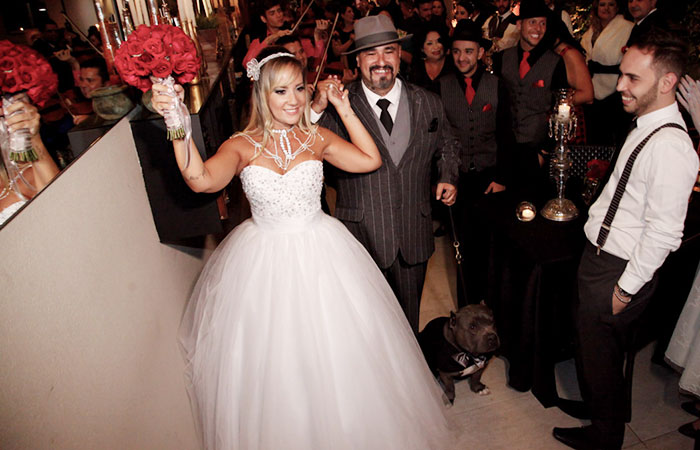 Ex-atriz pornô, Vivi Fernandez, se casa em restaurante em SP