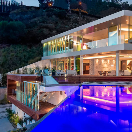 Pai de Paris Hilton tem imobiliária de luxo