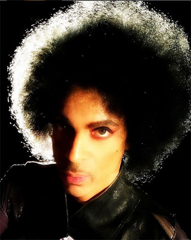Prince e seu impecável cabelo black power