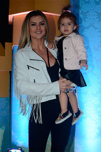 Mirella Santos com a filha, Valentina