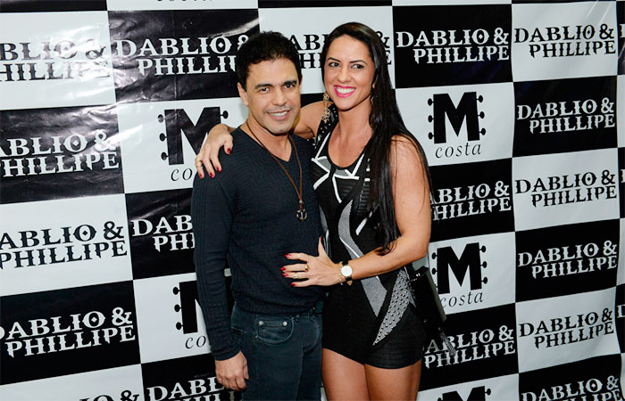 Zezé e Graciele cheios de carinhos nos bastidores de show