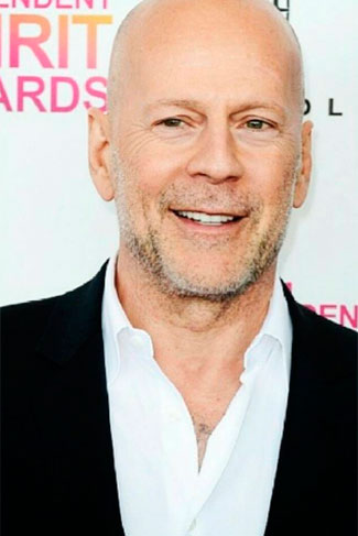Bruce Willis sabe tocar gaita. O ator já chegou a ter uma banda chamada Loose Goose. Hoje em dia, ele tem um grupo chamado The Accelerators, com quem sai em turnê às vezes. 